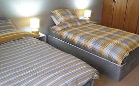 Queens Rooms, A Perfect Stay, Next To Shopping Parks And Central Manchester