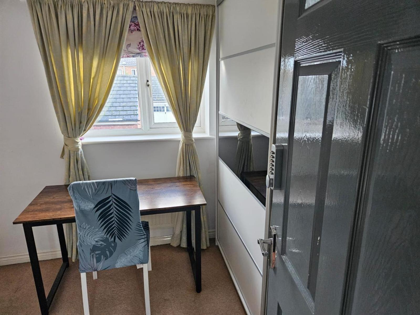 Queens Rooms, A Perfect Stay, Next To Shopping Parks And Central Manchester Pokój zdjęcie